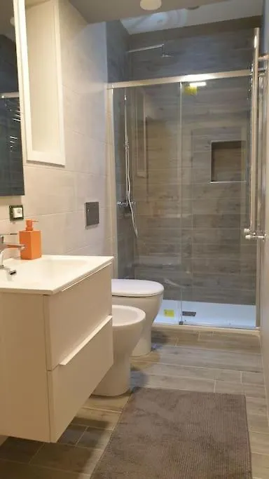 Apartamento Allegro E Colorato Appartamento Metro A Roma