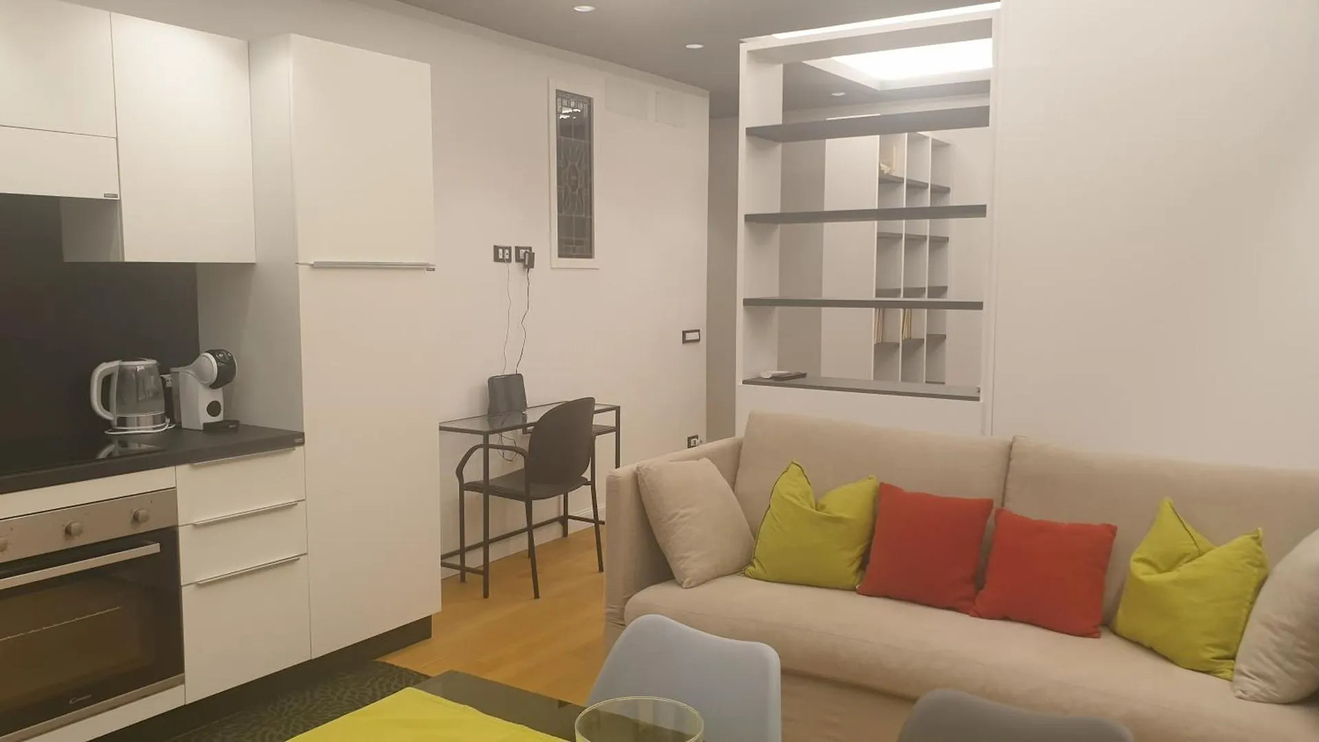 Apartment Allegro E Colorato Appartamento Metro A Rome